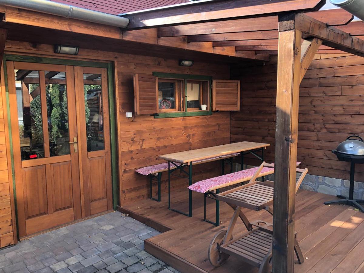 Galeria Apartmanhaz 케츨리 외부 사진